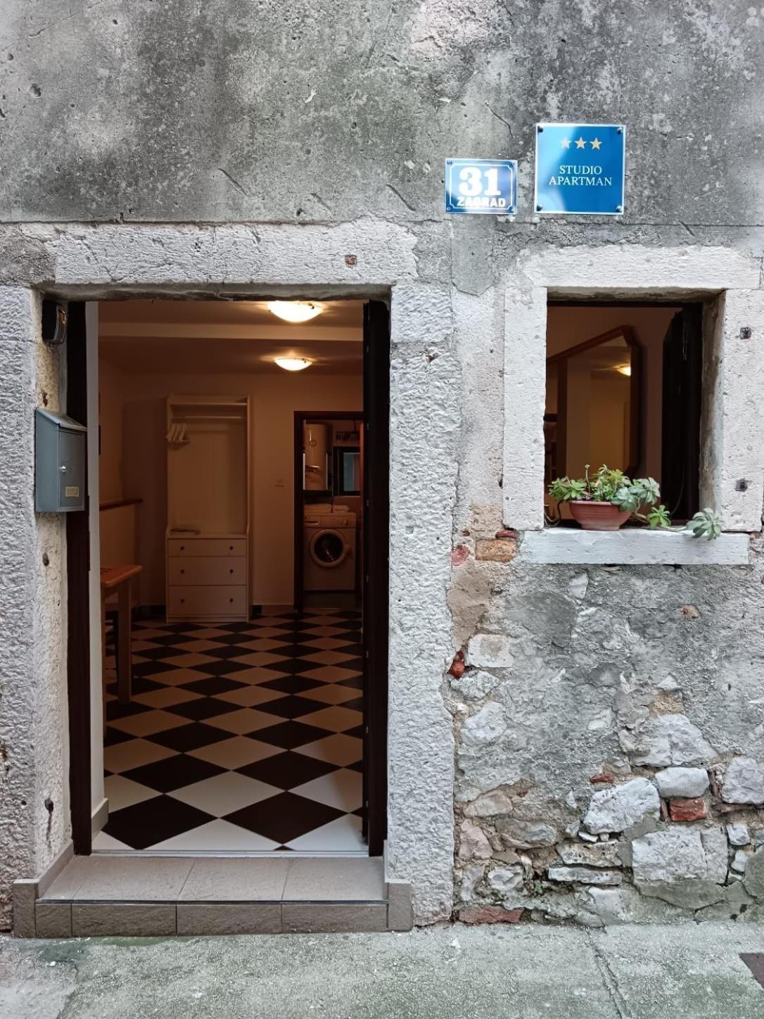 Lamar Cres Exteriör bild
